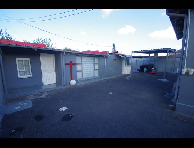 200M² INVESTMENT FOR SALE IN SPRINGS CENTRAL